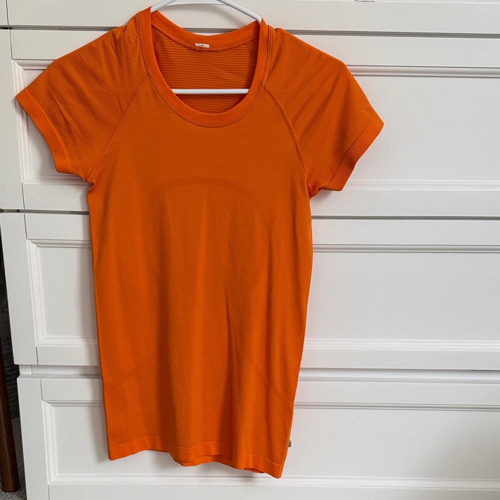 lululemon athletica Vibrant Orange Short Sleeve Tee